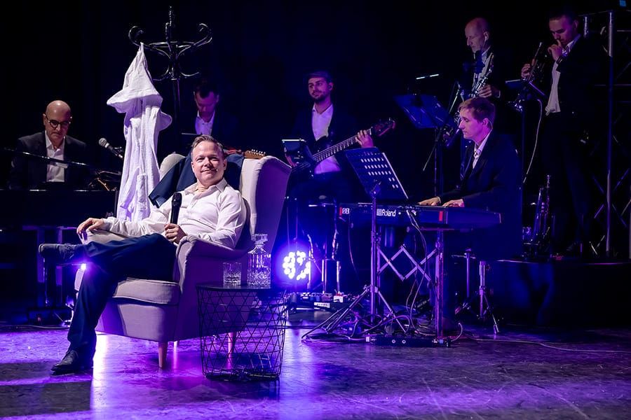 Michael Konicek mit Band in DIE GROSSE UDO JÜRGENS SHOW